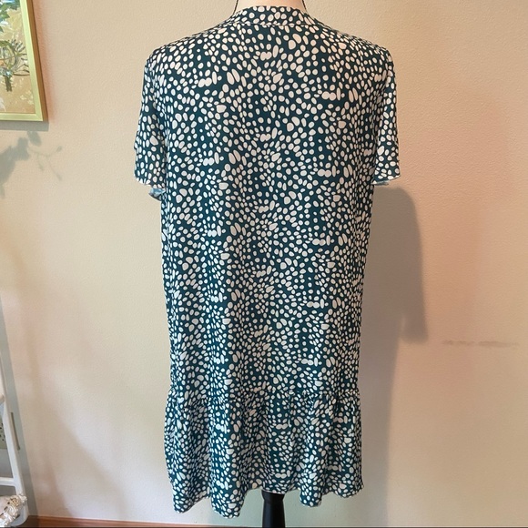 Green and White Short Sleeve Patterned Ruffle Mini Dress - Picture 11 of 11